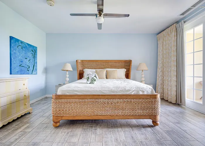 Pacifico Townhome W/ 4 Pools & Club!