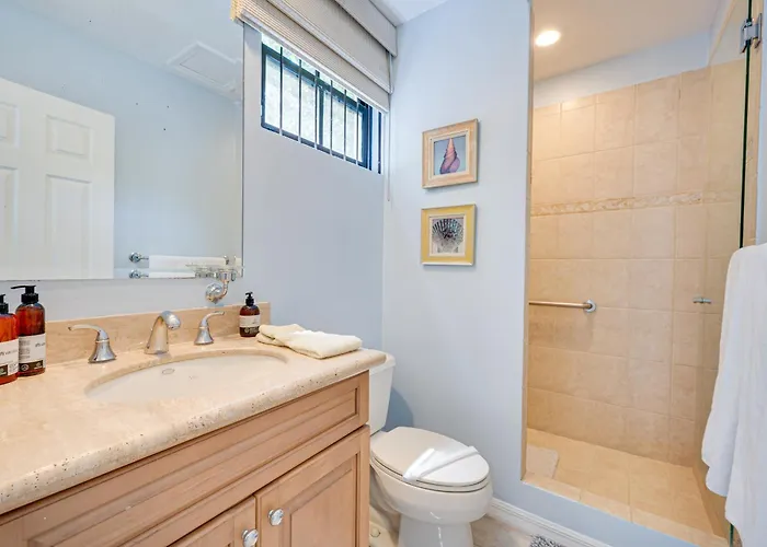 Pacifico Townhome W/ 4 Pools & Club!